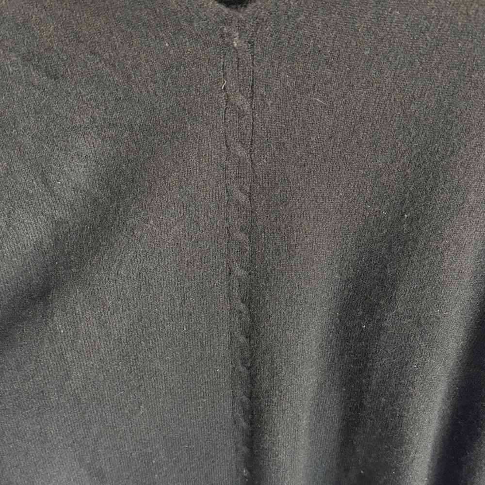 Classic Black V-Neck Sweater, 100% Cashmere Size L - Picture 2 of 4